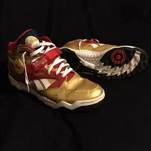 Gold Reebok Pumps size 10.5 in great condition